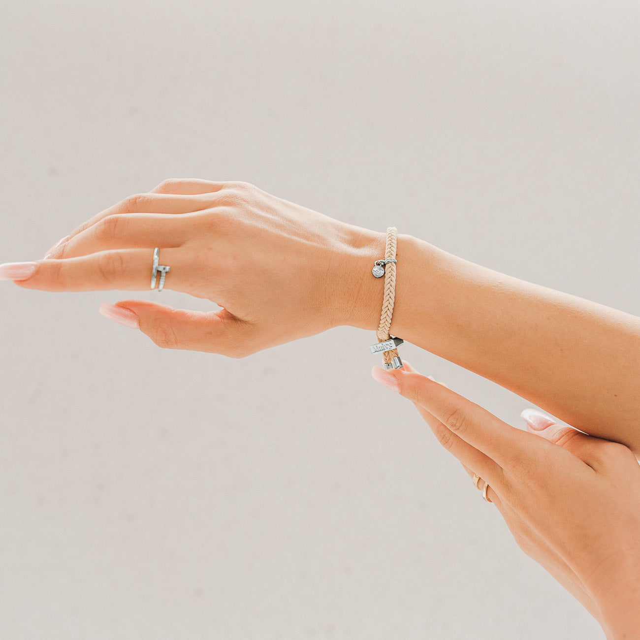 Maivy Band - Sandy Beige & Silver